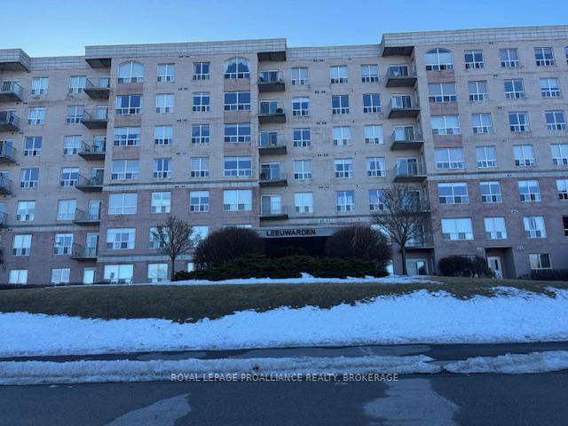 Front of Unit 112, 350 Wellington Street