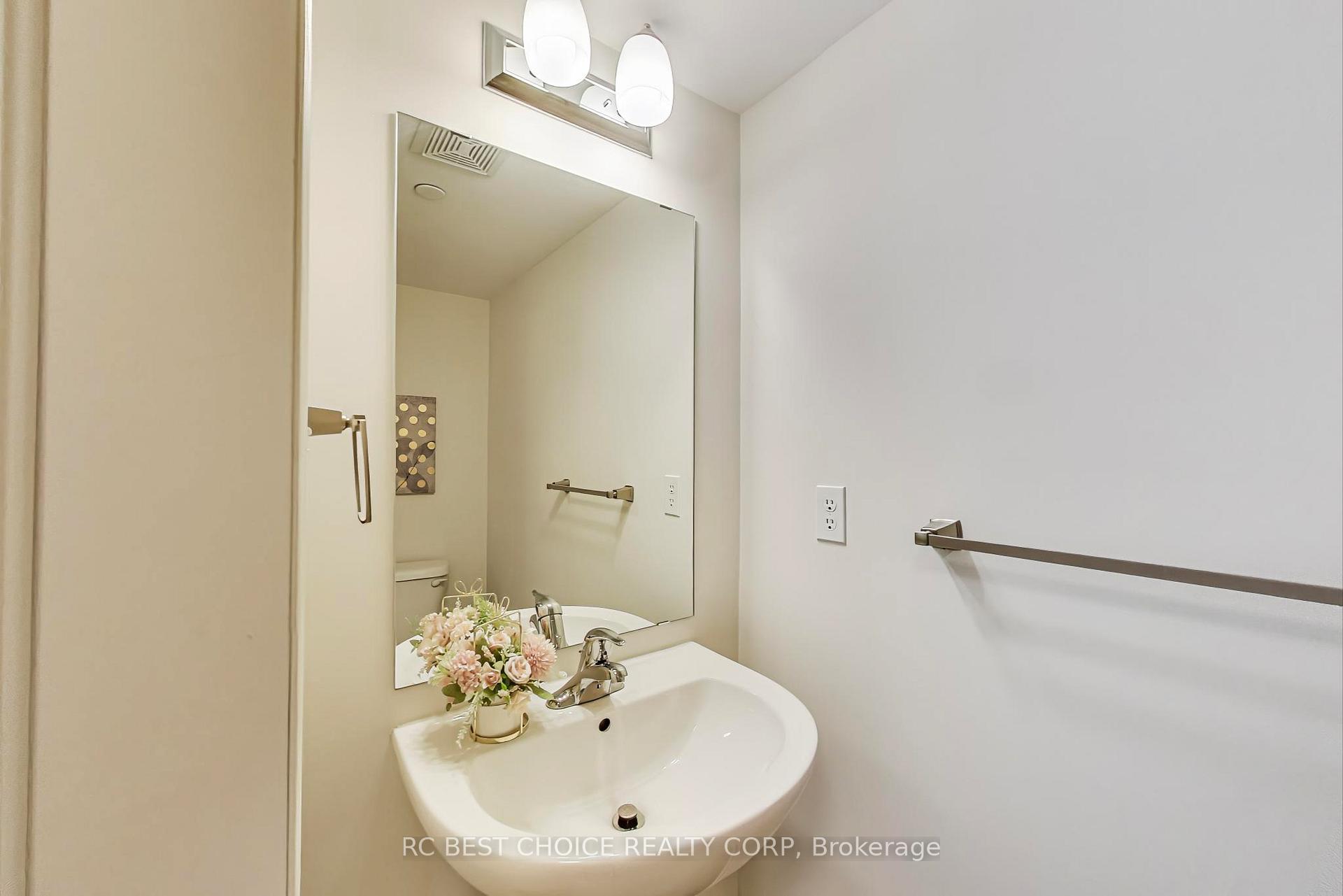 Photo 11 of Unit 160, 2535 Bromus Path, Oshawa, Windfields — HOMEH