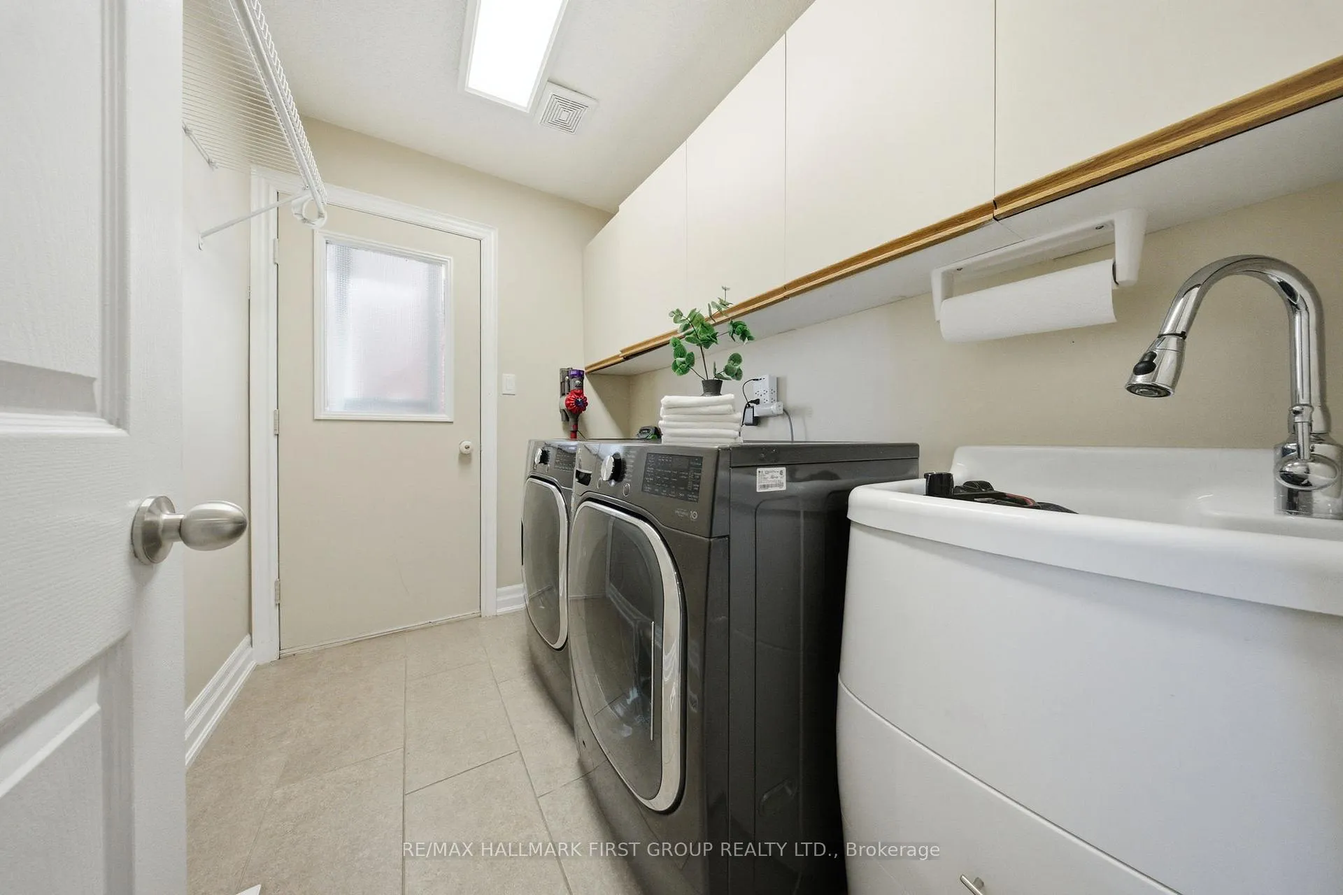 Photo 24 of 1514 Rawlings Drive, Pickering, Liverpool — HOMEH