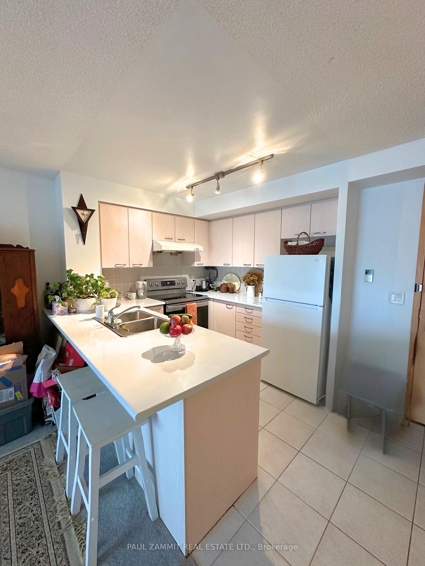 Photo 2 of Unit 702, 62 Suncrest Boulevard, Markham, Commerce Valley — HOMEH