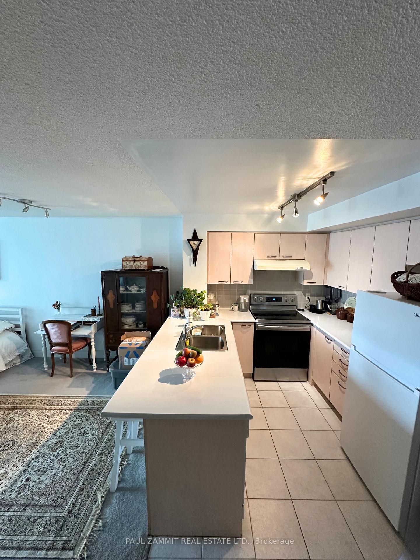 Photo 4 of Unit 702, 62 Suncrest Boulevard, Markham, Commerce Valley — HOMEH