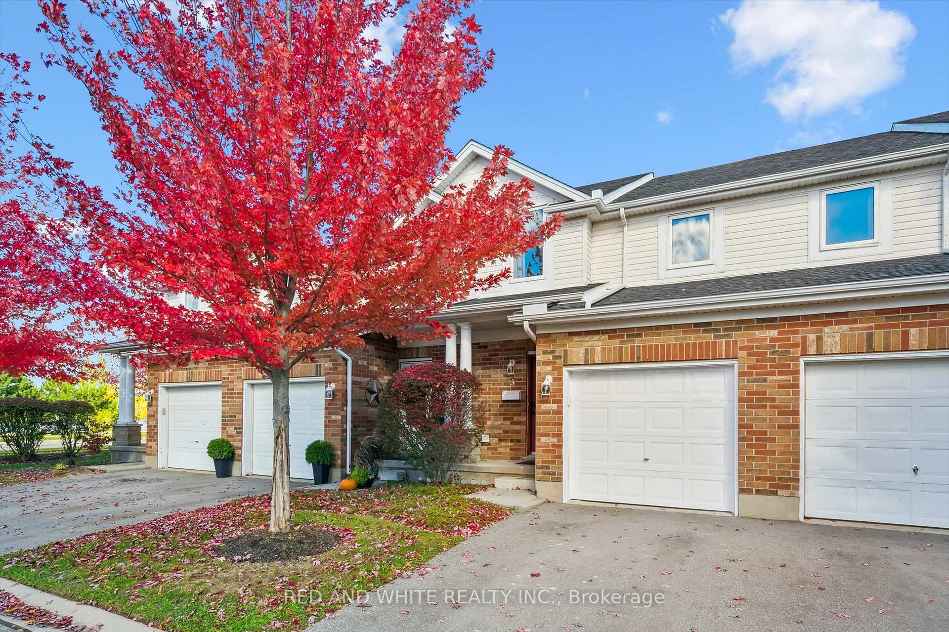 Photo 4 of Unit 3, 151 Clairfields Drive E, Guelph, Pineridge/Westminster Woods — HOMEH