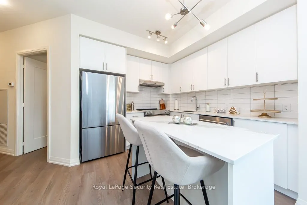Photo 5 of Unit 403, 9000 Jane Street, Vaughan, Concord — HOMEH