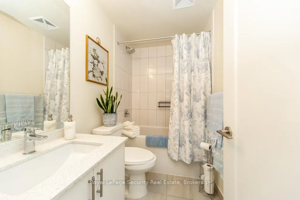 Photo 19 of Unit 403, 9000 Jane Street, Vaughan, Concord — HOMEH