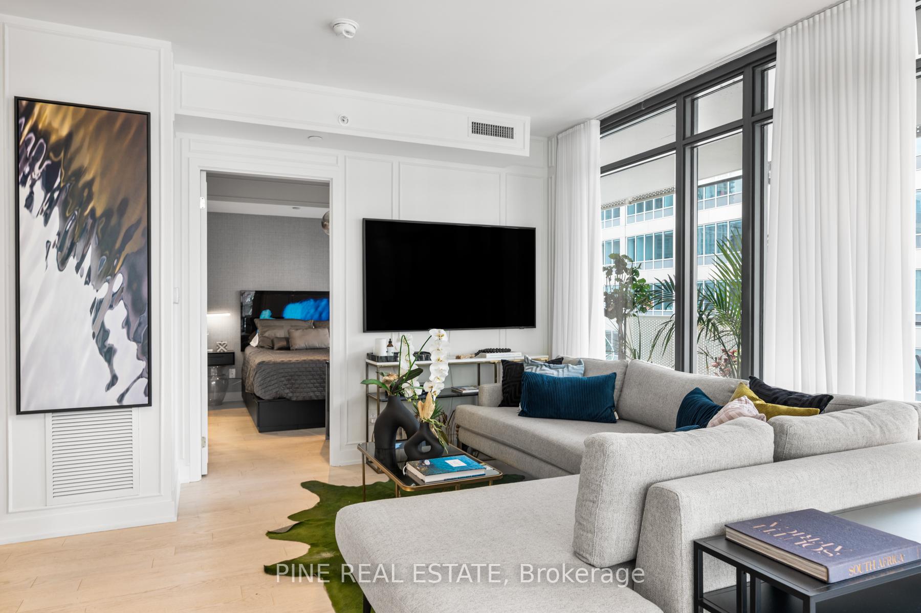 Photo 10 of Unit 1305, 25 Richmond Street E, Toronto, Church-Yonge Corridor — HOMEH
