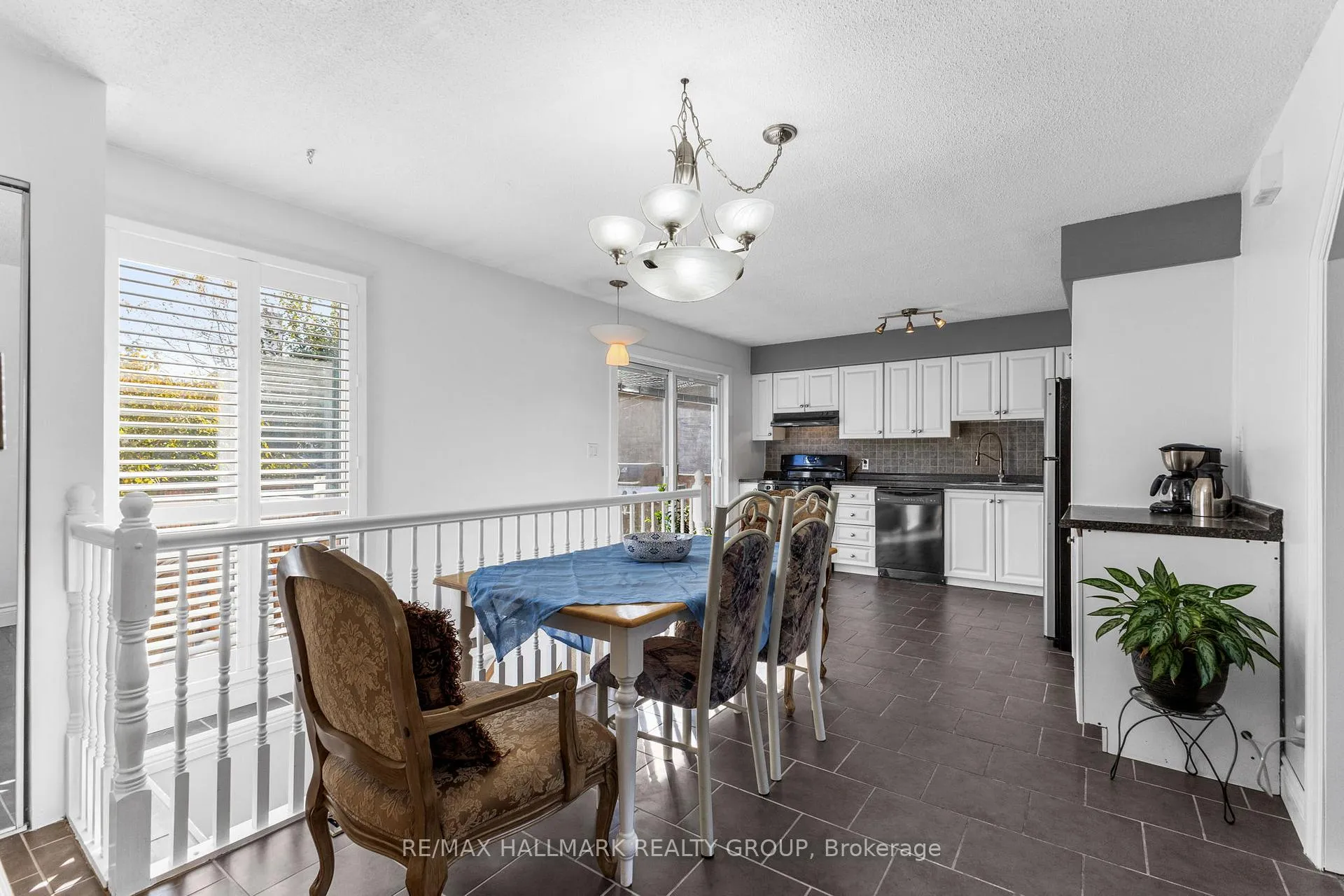 Photo 7 of 1902 Rosebella Avenue, Ottawa, Blossom Park/Leitrim — HOMEH