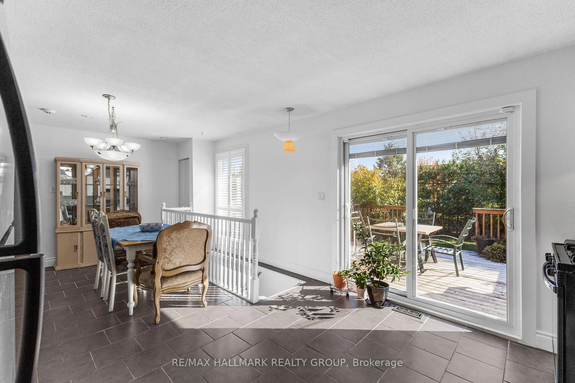 Photo 11 of 1902 Rosebella Avenue, Ottawa, Blossom Park/Leitrim — HOMEH