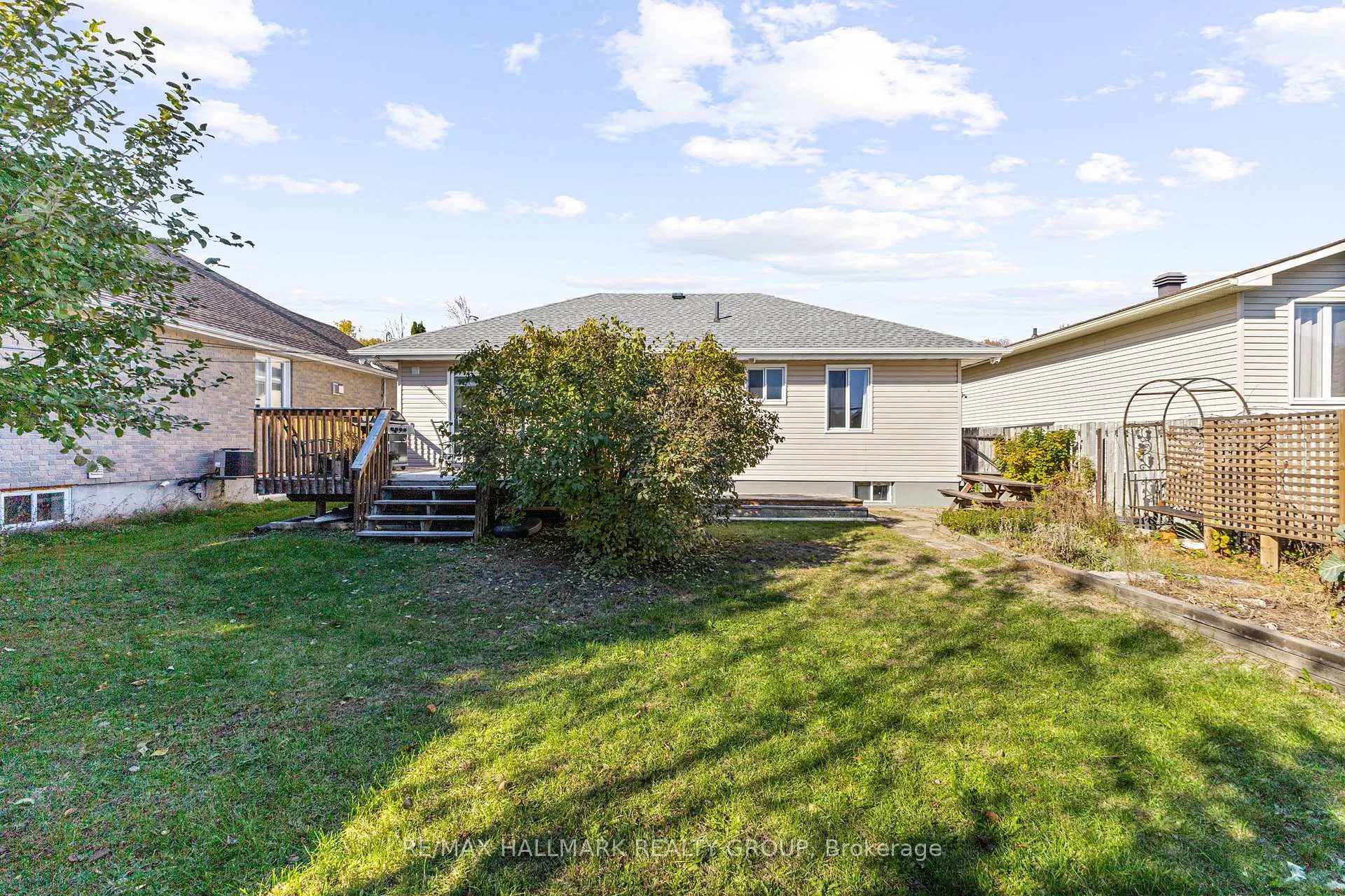 Photo 34 of 1902 Rosebella Avenue, Ottawa, Blossom Park/Leitrim — HOMEH