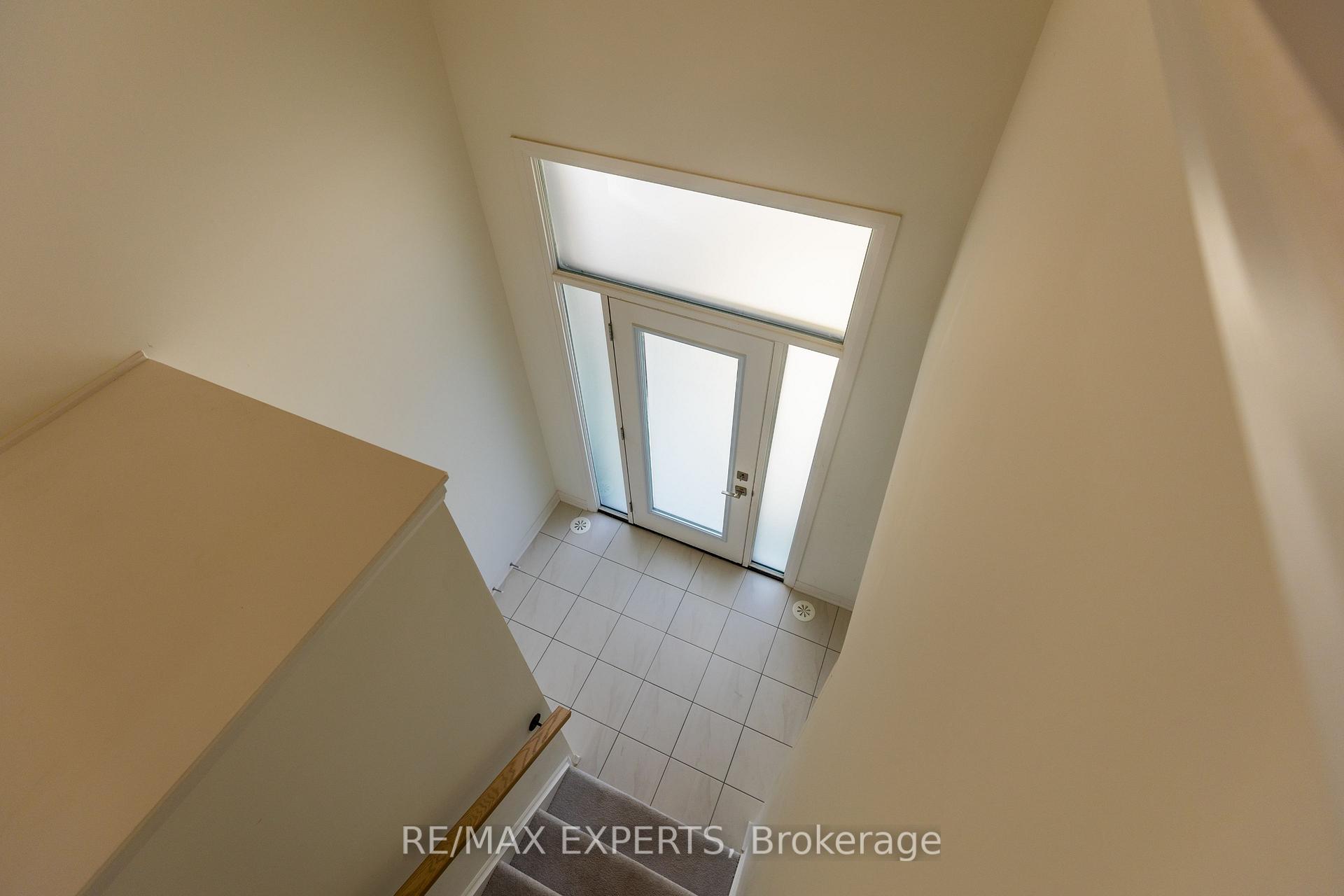 Photo 3 of Unit 35, 63 Totten Trail W, New Tecumseth, Tottenham — HOMEH