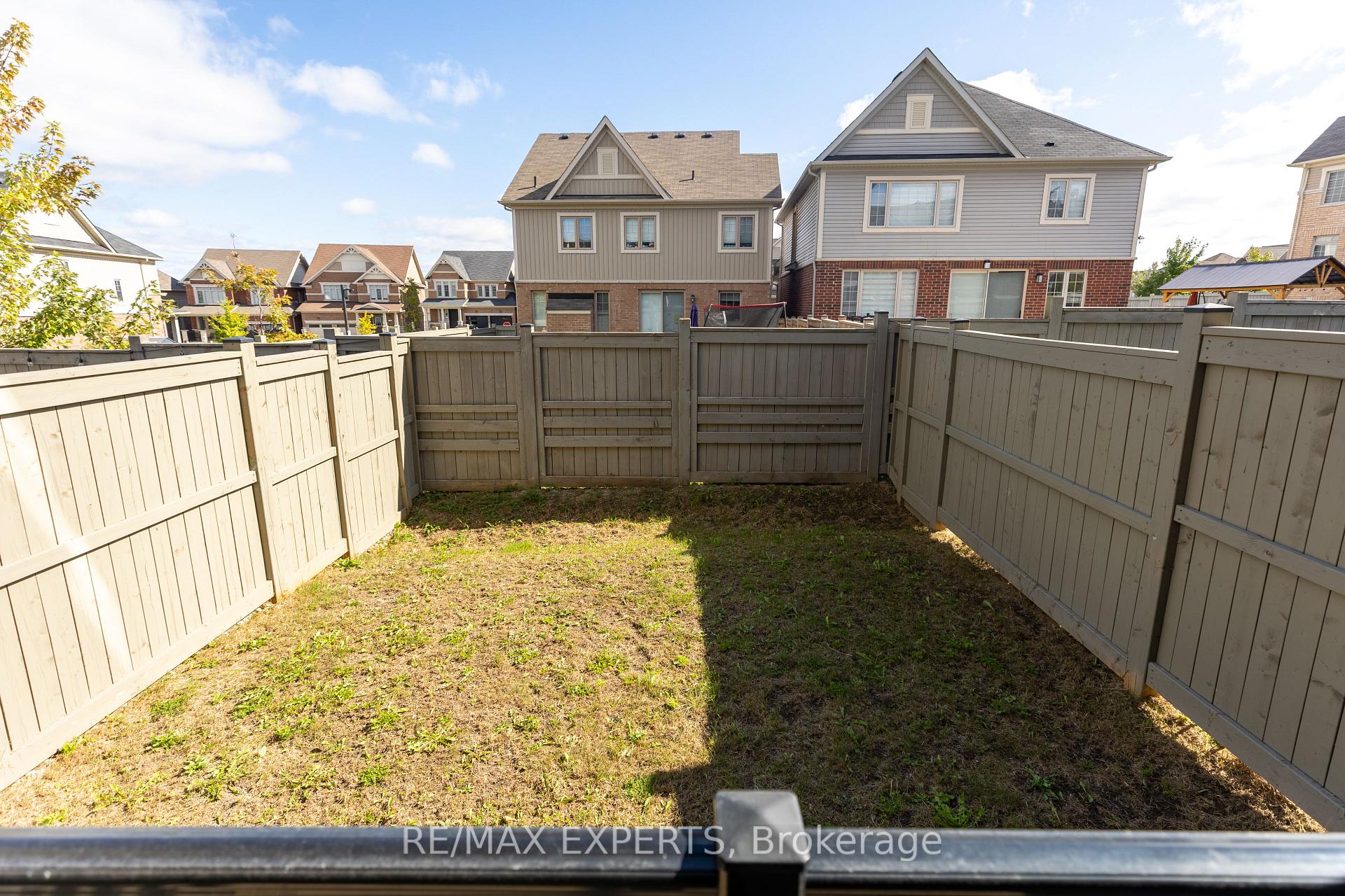 Photo 8 of Unit 35, 63 Totten Trail W, New Tecumseth, Tottenham — HOMEH