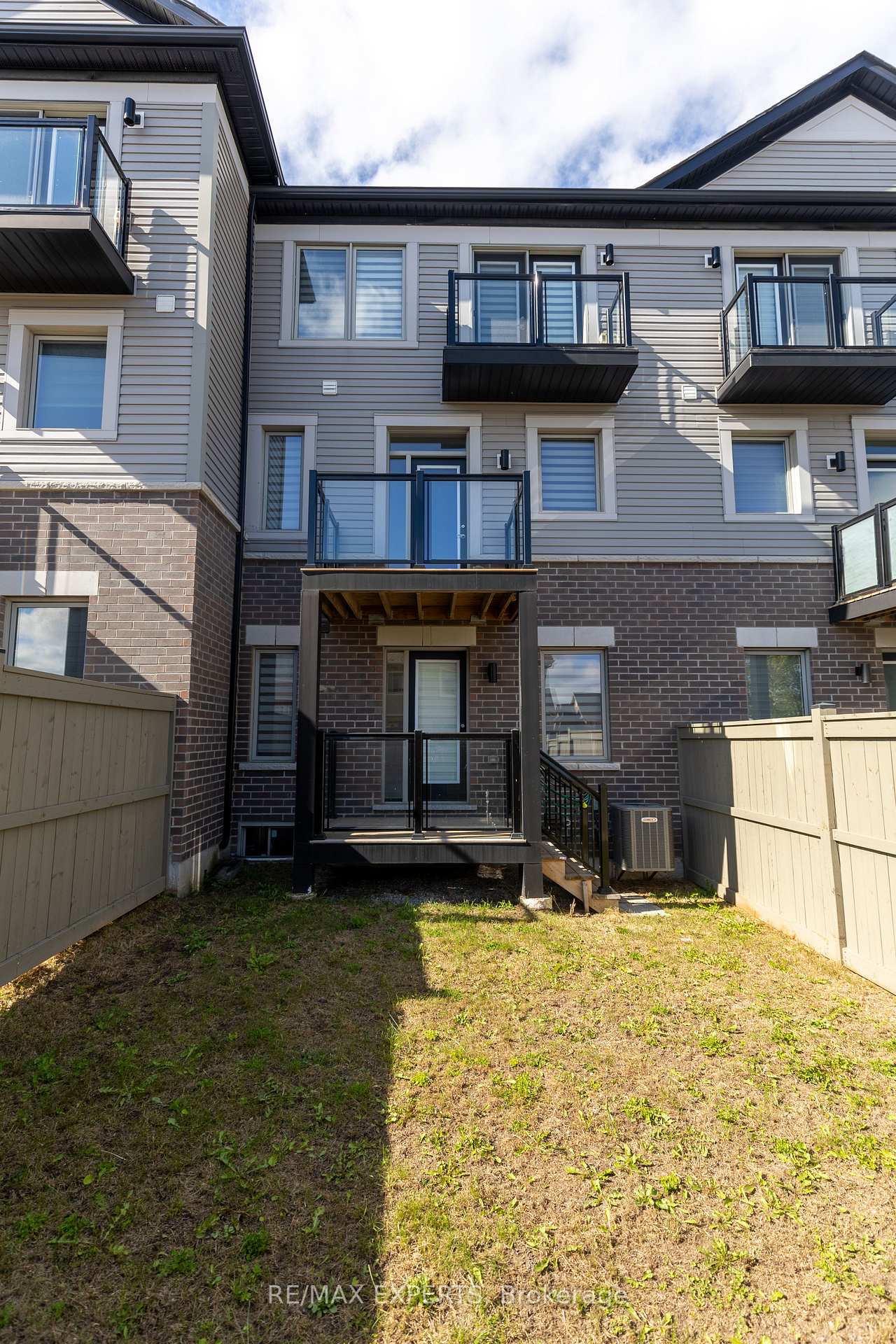 Photo 15 of Unit 35, 63 Totten Trail W, New Tecumseth, Tottenham — HOMEH
