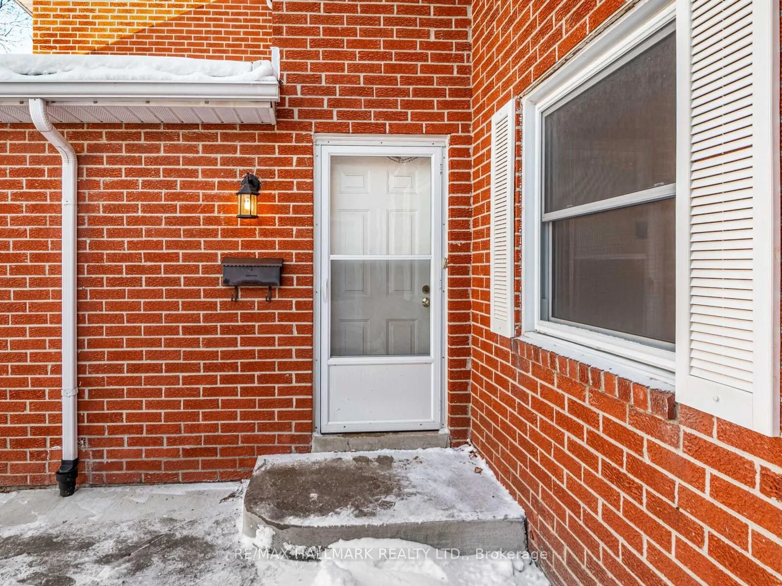 Photo 4 of Unit 405, 11 Reith Way, Markham, Aileen-Willowbrook — HOMEH