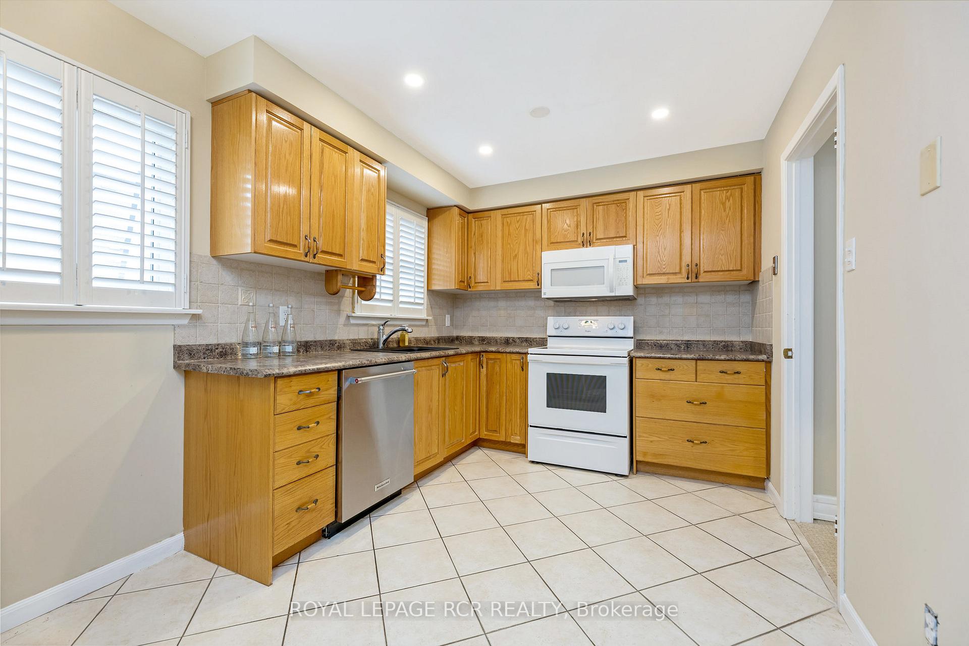 Photo 7 of 37 Grassmere Crescent, Brampton, Northgate — HOMEH