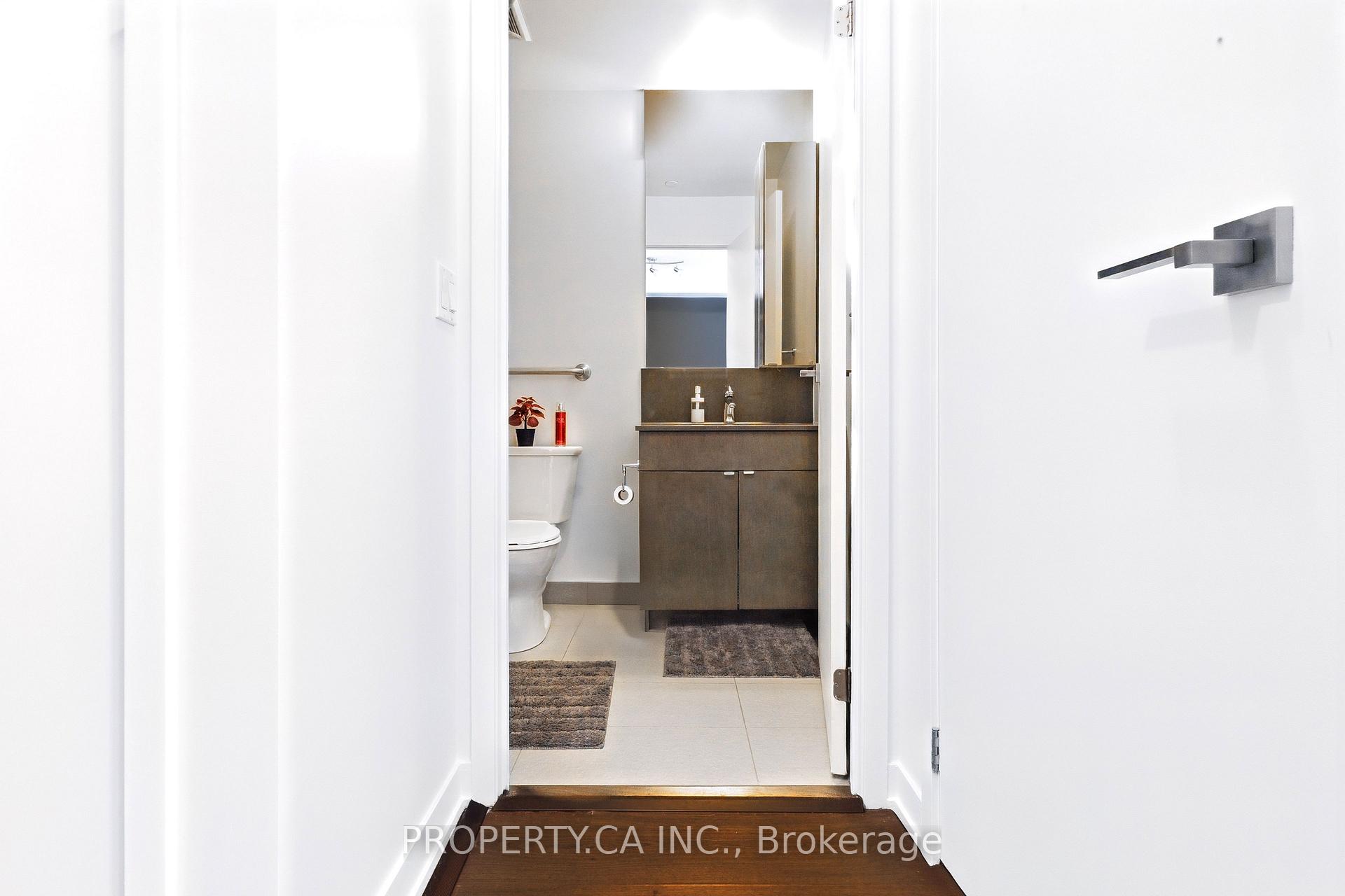 Photo 4 of Unit 2019, 98 Lillian Street, Toronto, Mount Pleasant West — HOMEH
