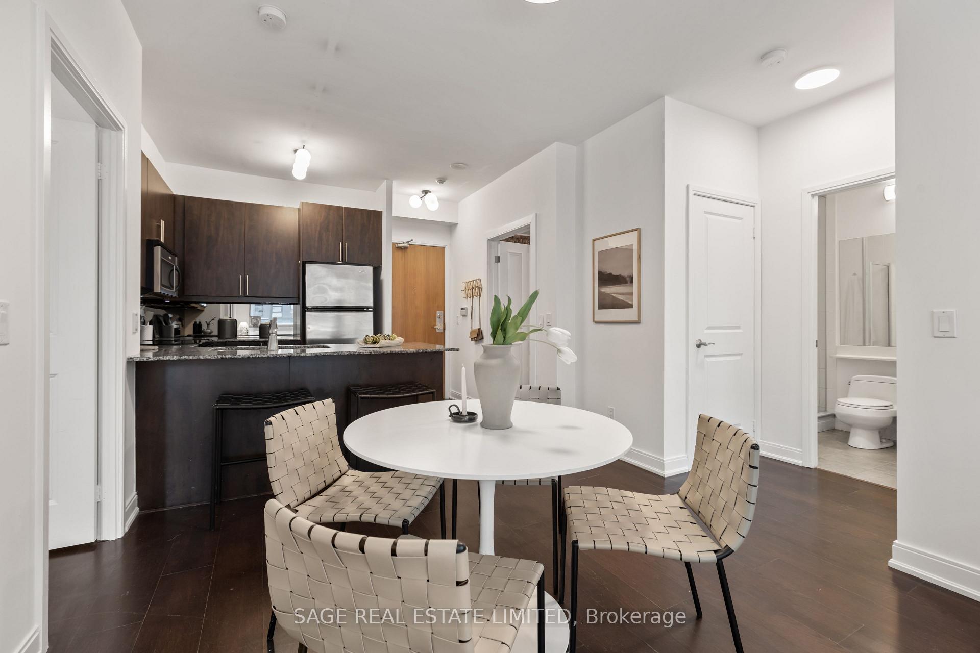 Photo 5 of Unit 406, 88 Broadway Avenue, Toronto, Mount Pleasant West — HOMEH