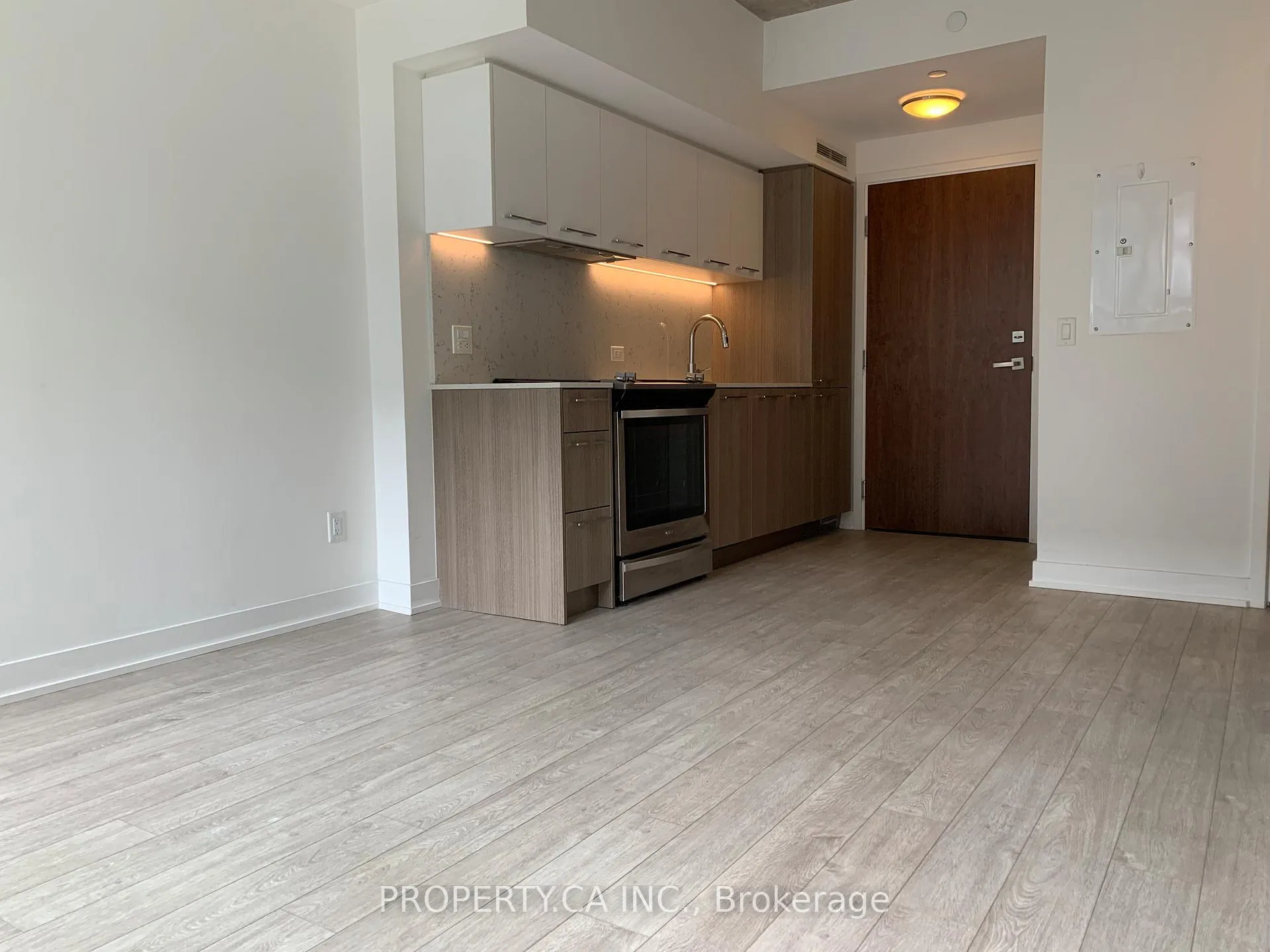 Photo 3 of Unit 811, 30 Baseball Place, Toronto, South Riverdale — HOMEH