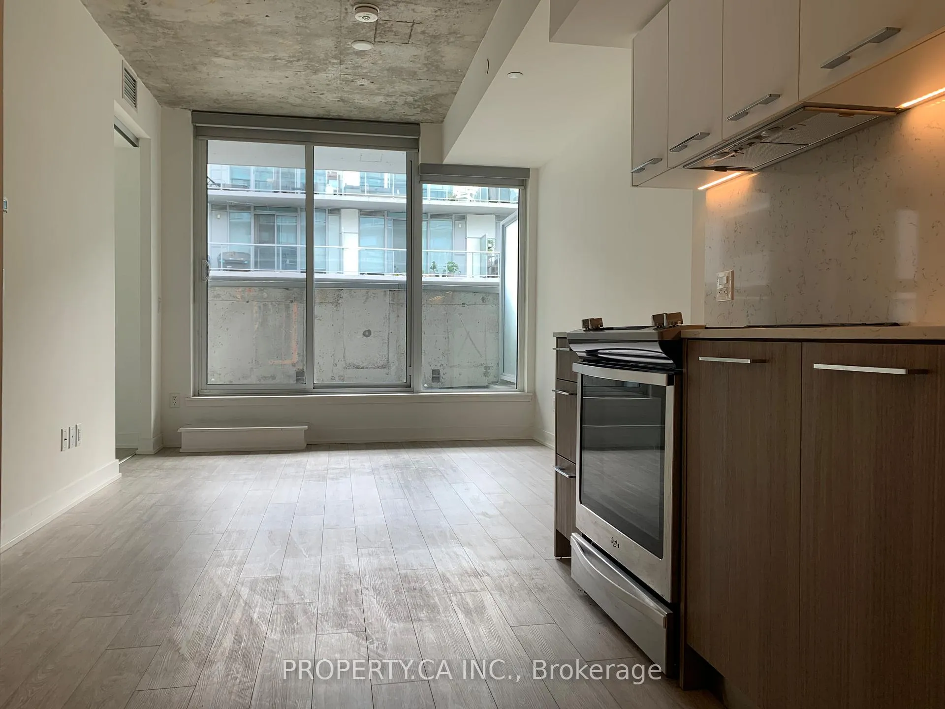 Photo 4 of Unit 811, 30 Baseball Place, Toronto, South Riverdale — HOMEH