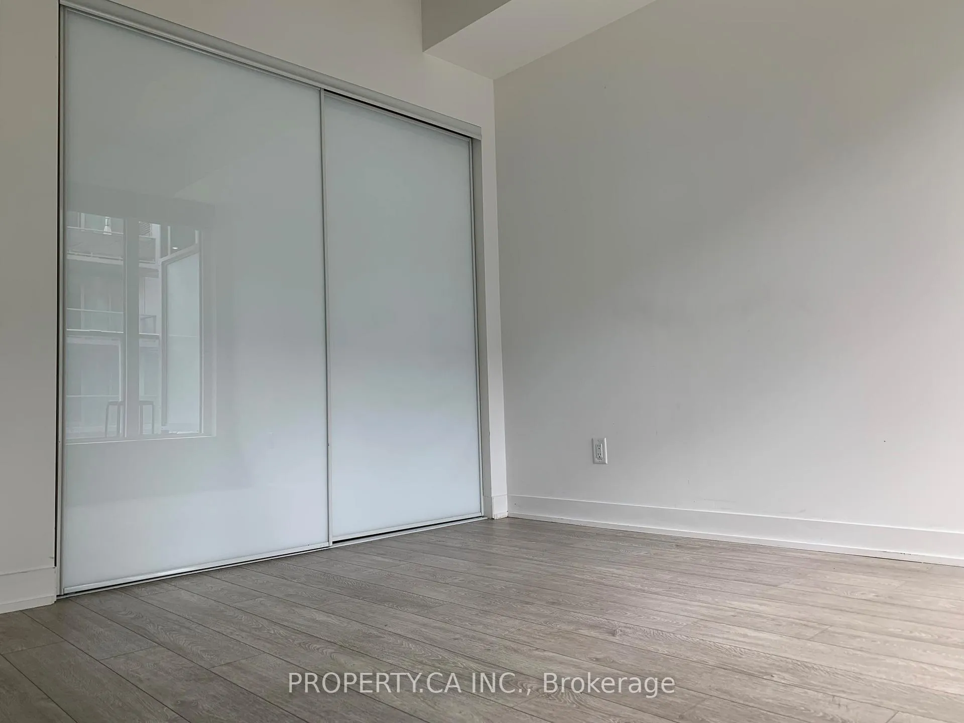 Photo 6 of Unit 811, 30 Baseball Place, Toronto, South Riverdale — HOMEH