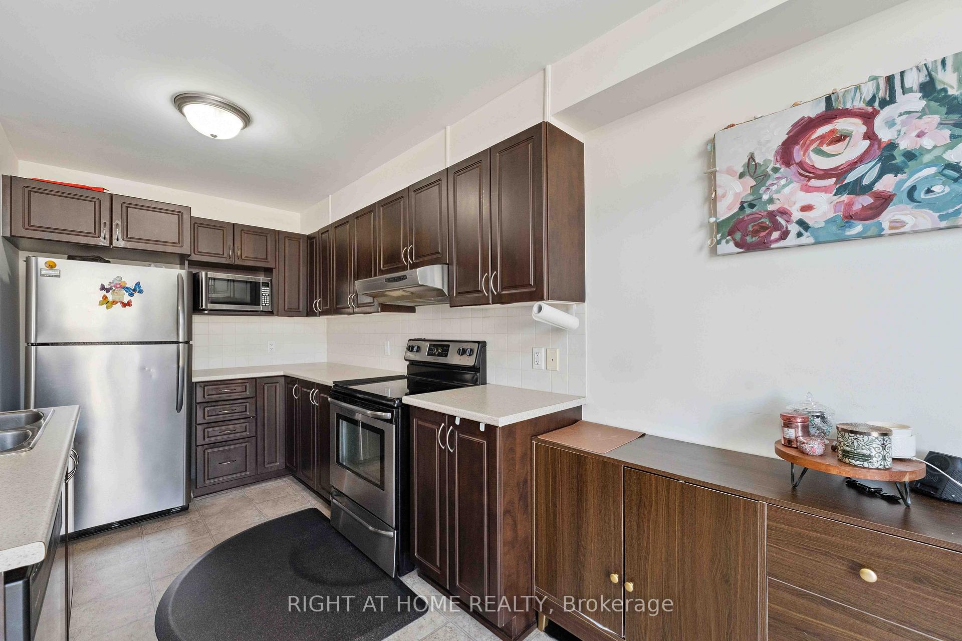 Photo 12 of 173 Garrity Crescent, Ottawa, Barrhaven - Strandherd — HOMEH