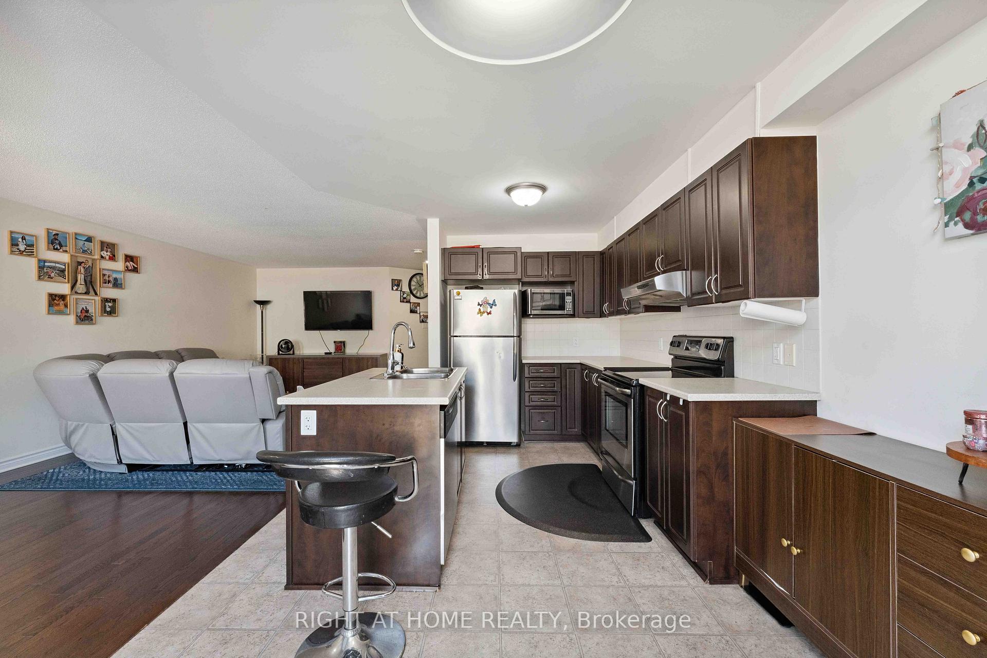 Photo 7 of 173 Garrity Crescent, Ottawa, Barrhaven - Strandherd — HOMEH