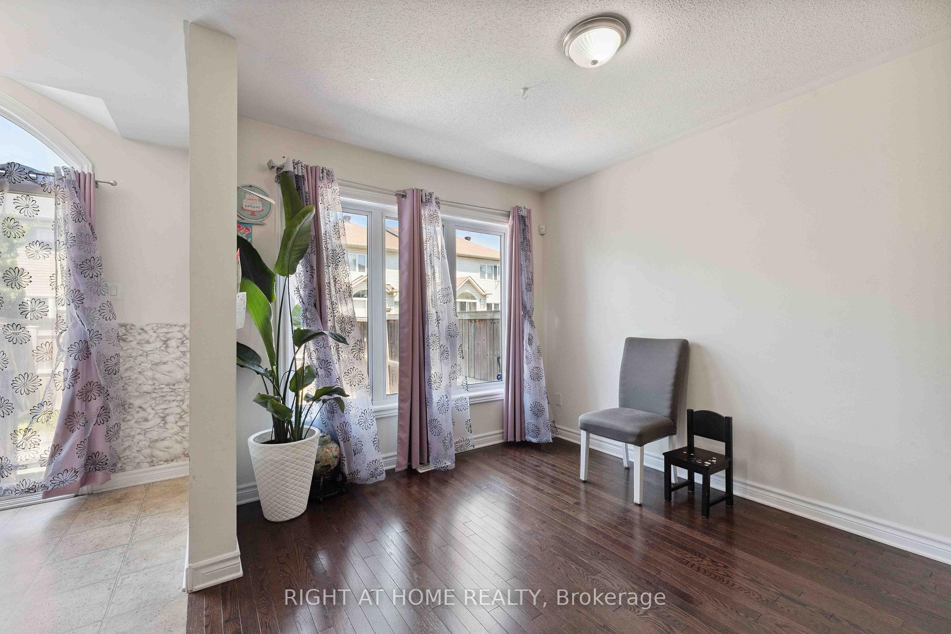 Photo 9 of 173 Garrity Crescent, Ottawa, Barrhaven - Strandherd — HOMEH