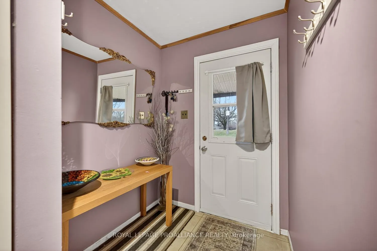 Photo 3 of 1358 Windsor Drive, Brockville — HOMEH