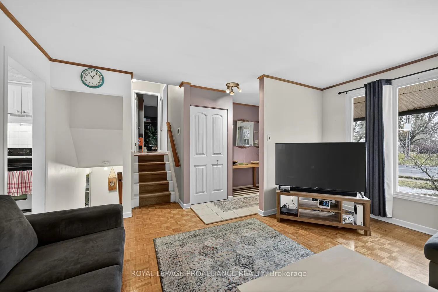 Photo 6 of 1358 Windsor Drive, Brockville — HOMEH