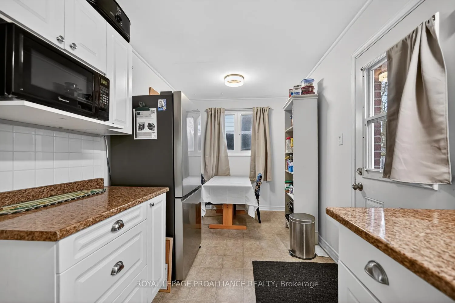Photo 7 of 1358 Windsor Drive, Brockville — HOMEH