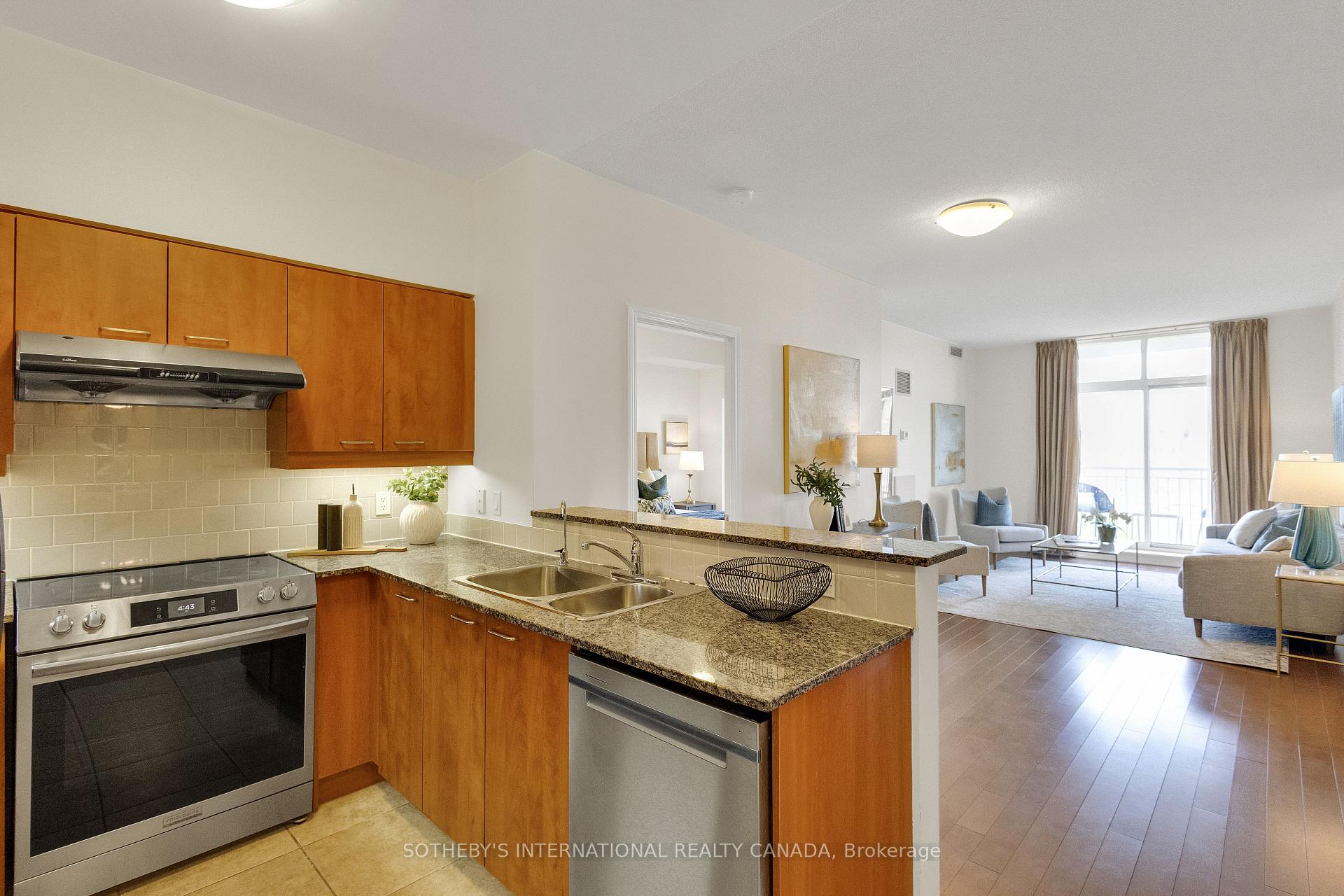 Photo 3 of Unit 506, 451 Rosewell Avenue, Toronto, Lawrence Park South — HOMEH
