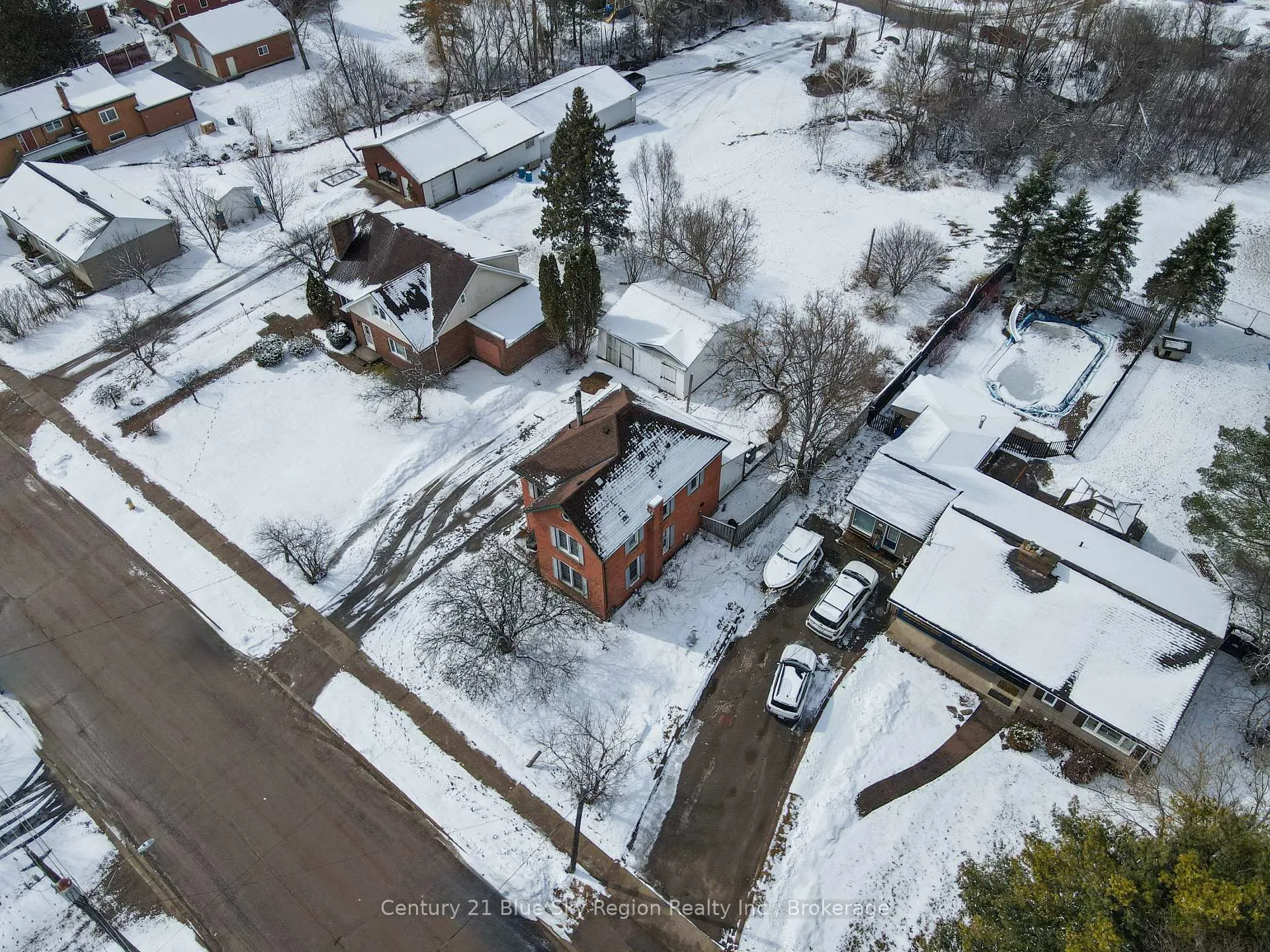 Photo 3 of 211 Edward Street S, Powassan — HOMEH