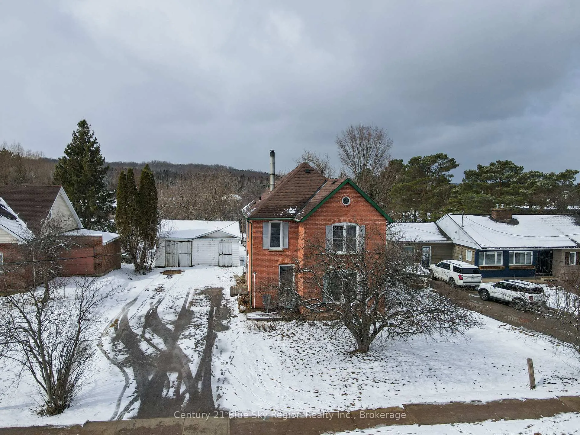 Photo 4 of 211 Edward Street S, Powassan — HOMEH