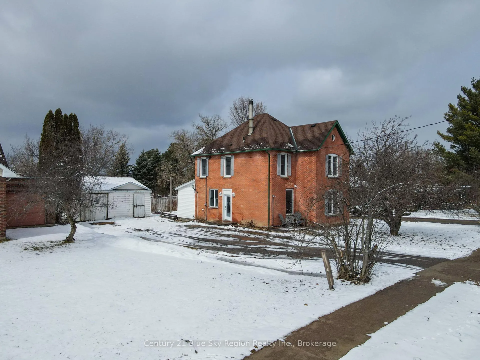 Photo 5 of 211 Edward Street S, Powassan — HOMEH