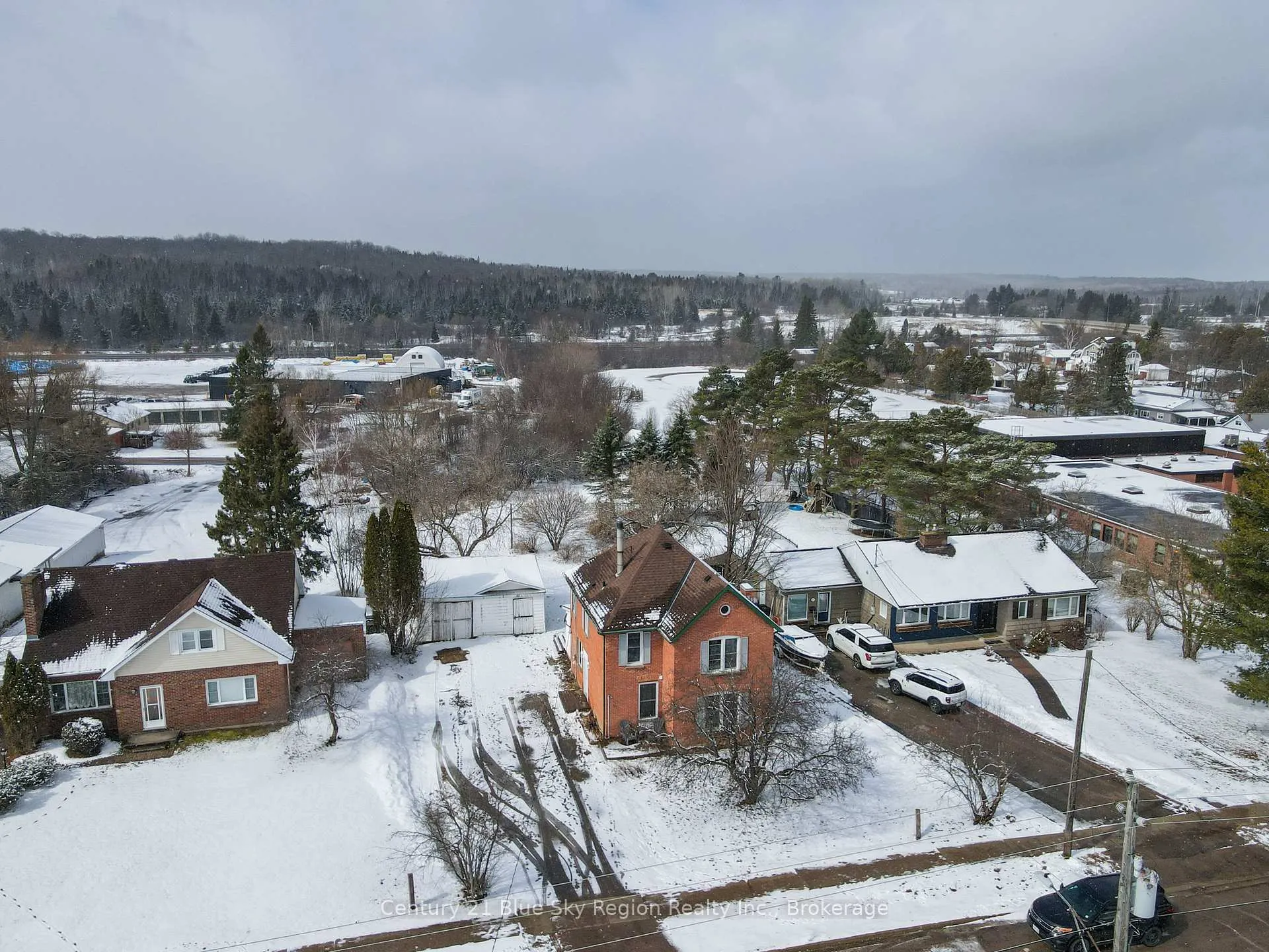 Photo 9 of 211 Edward Street S, Powassan — HOMEH