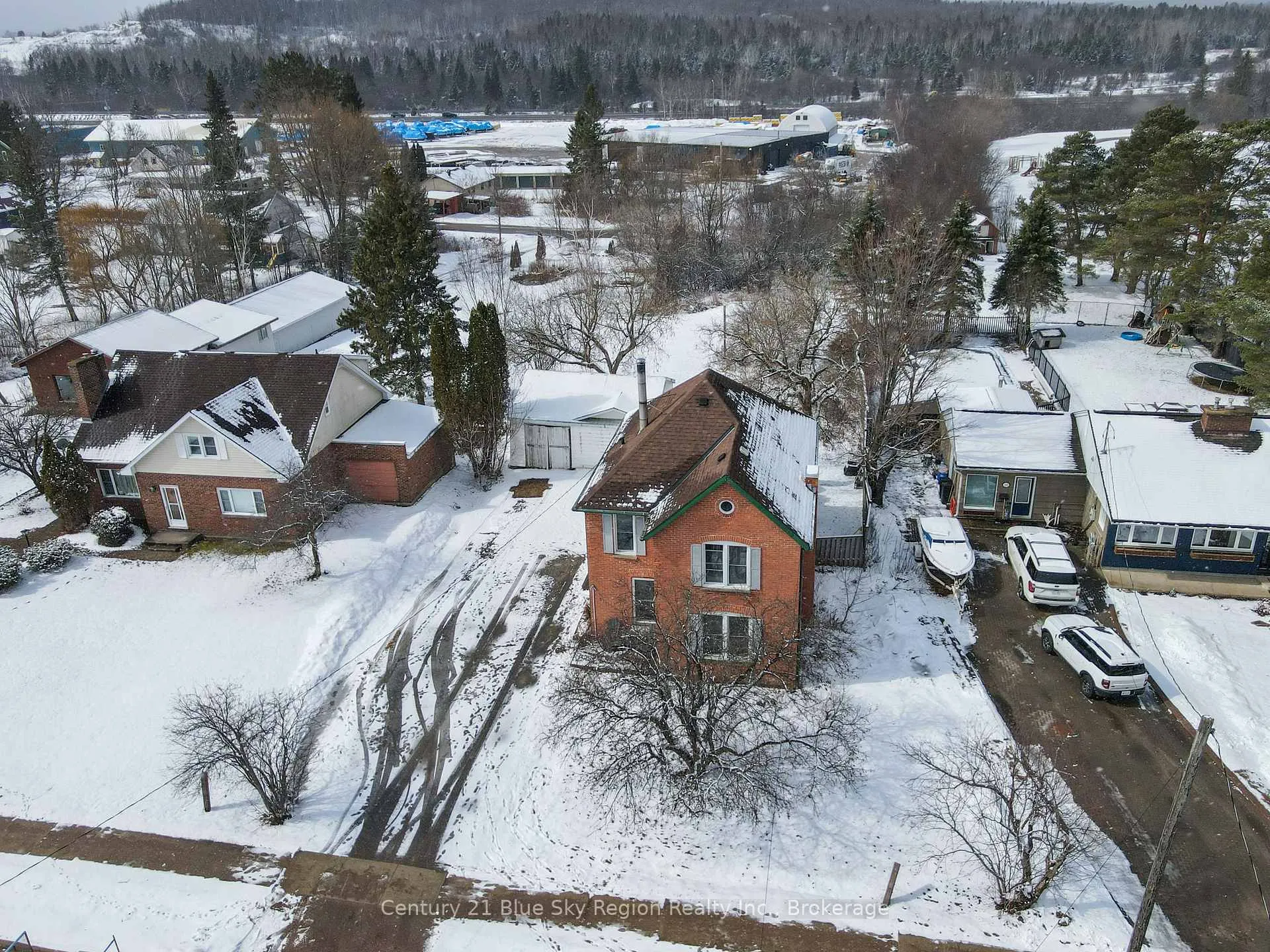 Photo 10 of 211 Edward Street S, Powassan — HOMEH