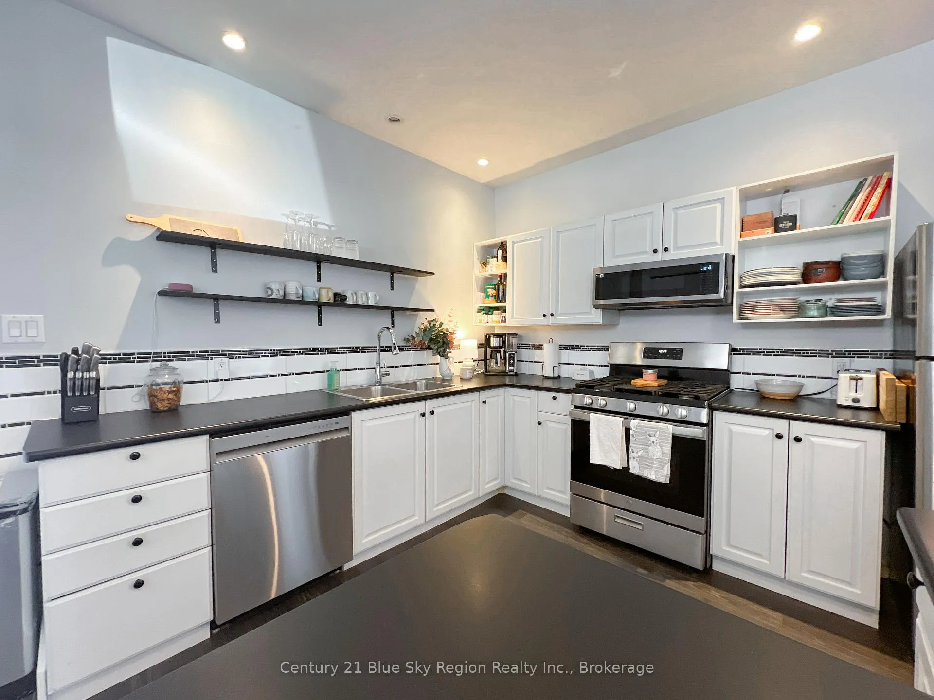 Photo 18 of 211 Edward Street S, Powassan — HOMEH