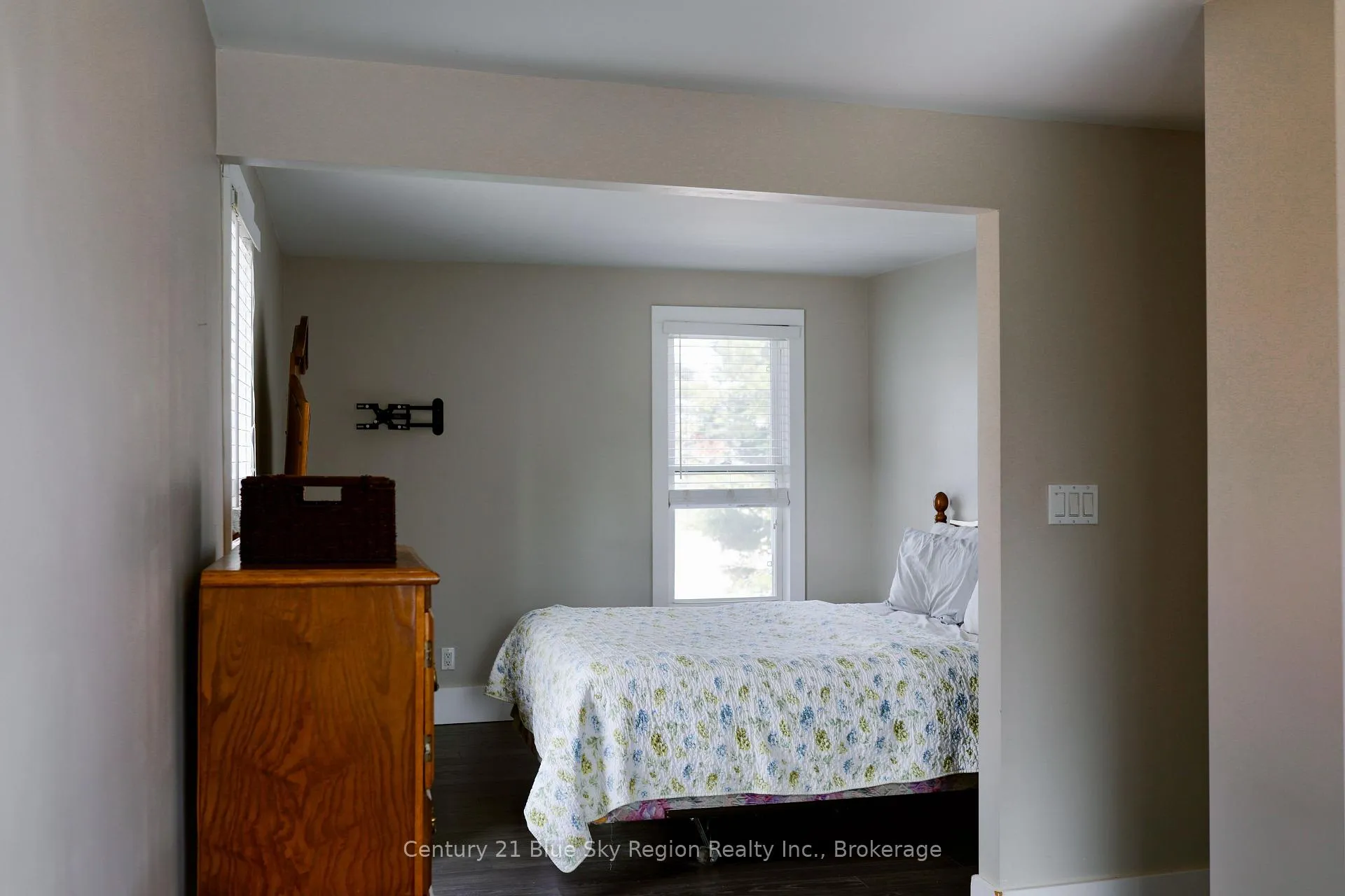Photo 40 of 211 Edward Street S, Powassan — HOMEH