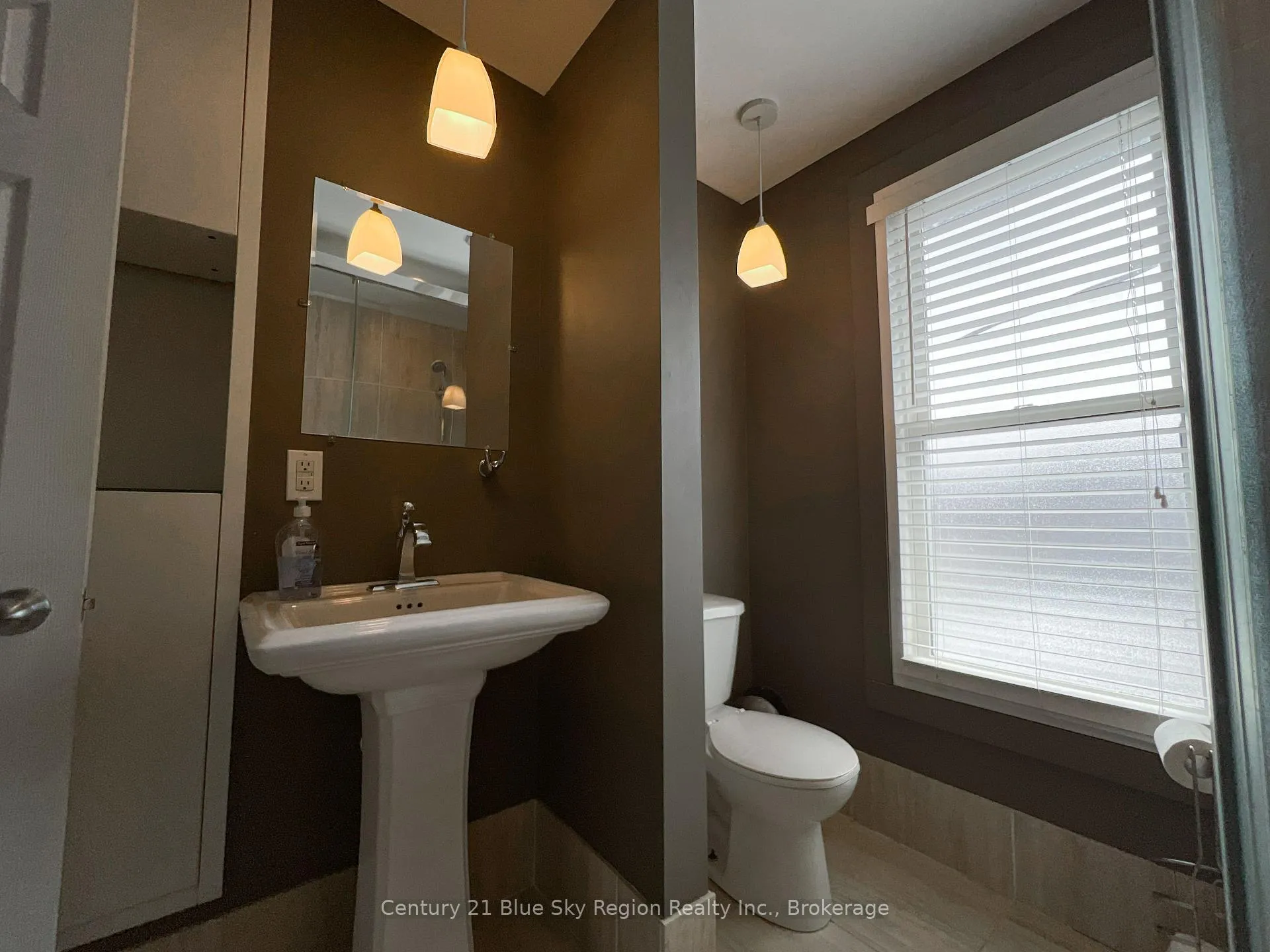 Photo 43 of 211 Edward Street S, Powassan — HOMEH