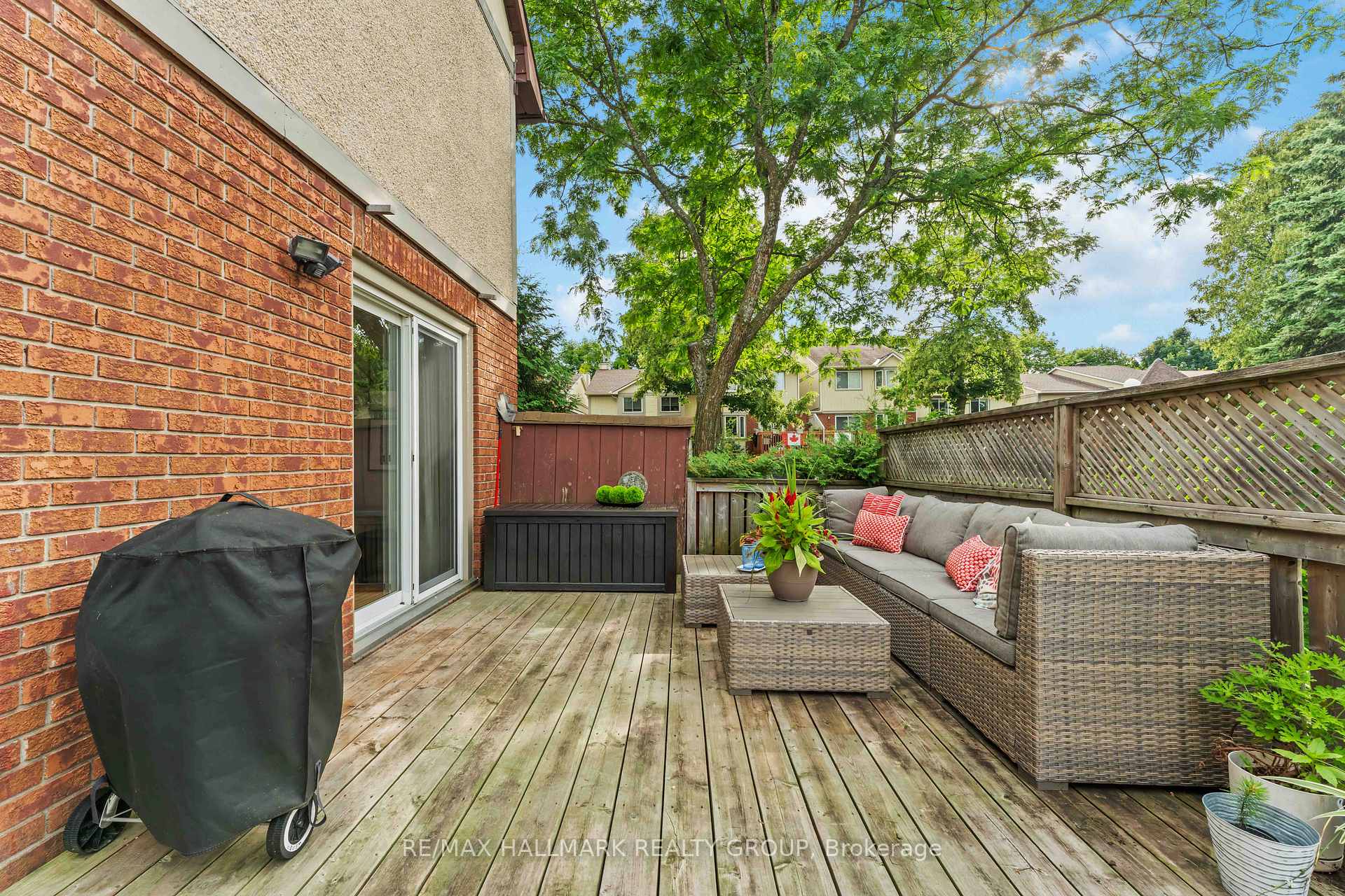 Photo 25 of 11 Buckingham Private, Ottawa, Hunt Club Woods — HOMEH