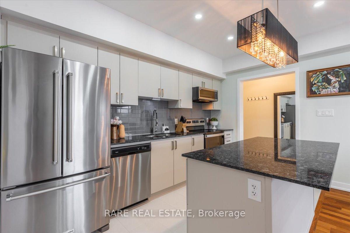 Photo 8 of Unit 210, 4 Spice Way, Barrie, Rural Barrie Southeast — HOMEH