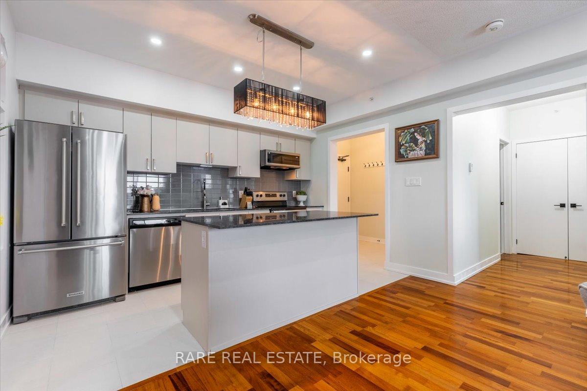 Photo 9 of Unit 210, 4 Spice Way, Barrie, Rural Barrie Southeast — HOMEH