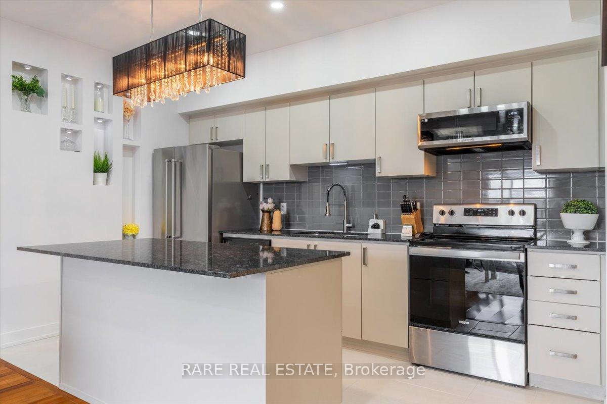 Photo 10 of Unit 210, 4 Spice Way, Barrie, Rural Barrie Southeast — HOMEH