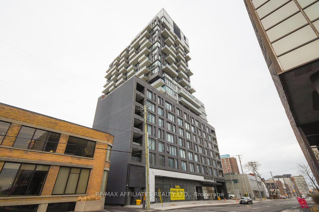 Front of Unit 1709, 203 Catherine Street