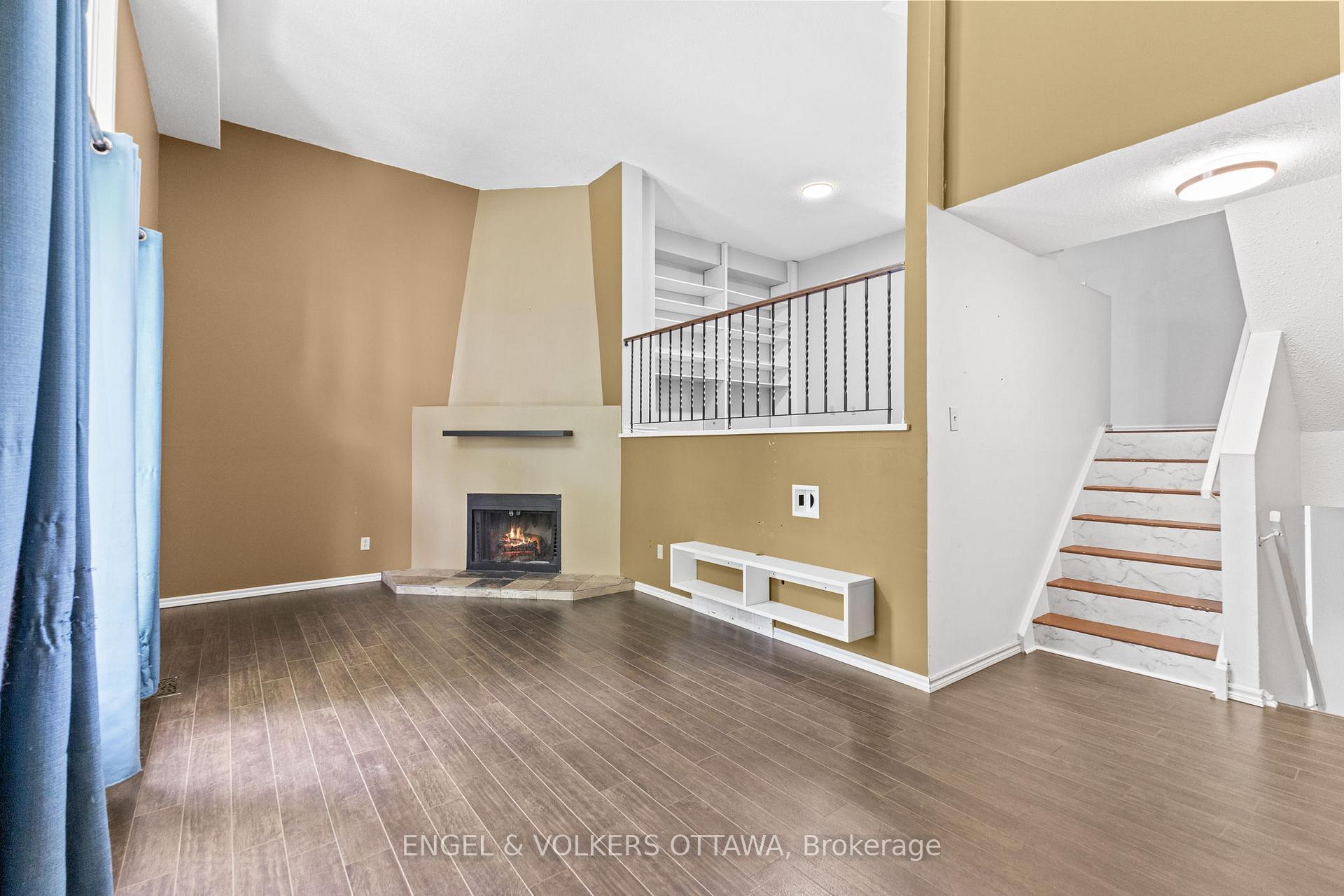Photo 5 of Unit 3, 3205 Uplands Drive, Ottawa, Hunt Club Woods — HOMEH