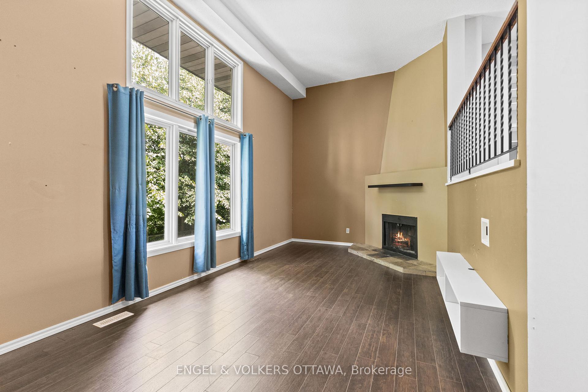 Photo 6 of Unit 3, 3205 Uplands Drive, Ottawa, Hunt Club Woods — HOMEH