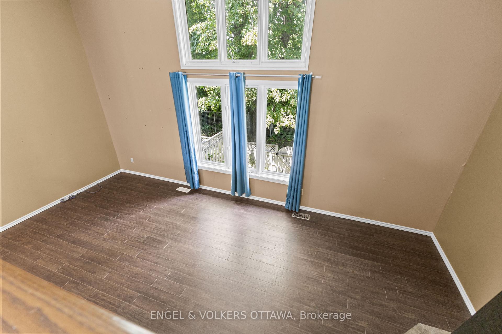 Photo 10 of Unit 3, 3205 Uplands Drive, Ottawa, Hunt Club Woods — HOMEH