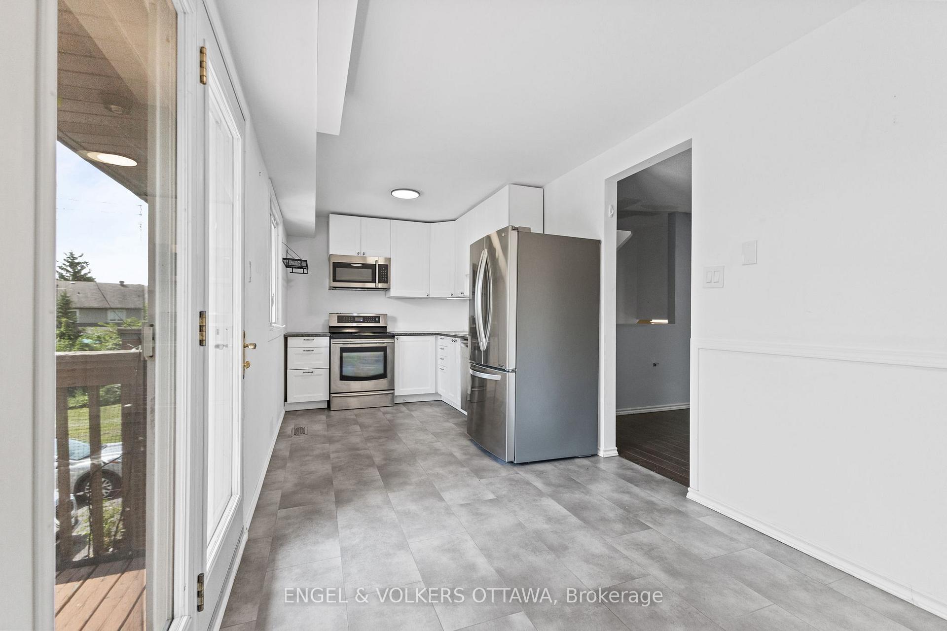 Photo 13 of Unit 3, 3205 Uplands Drive, Ottawa, Hunt Club Woods — HOMEH