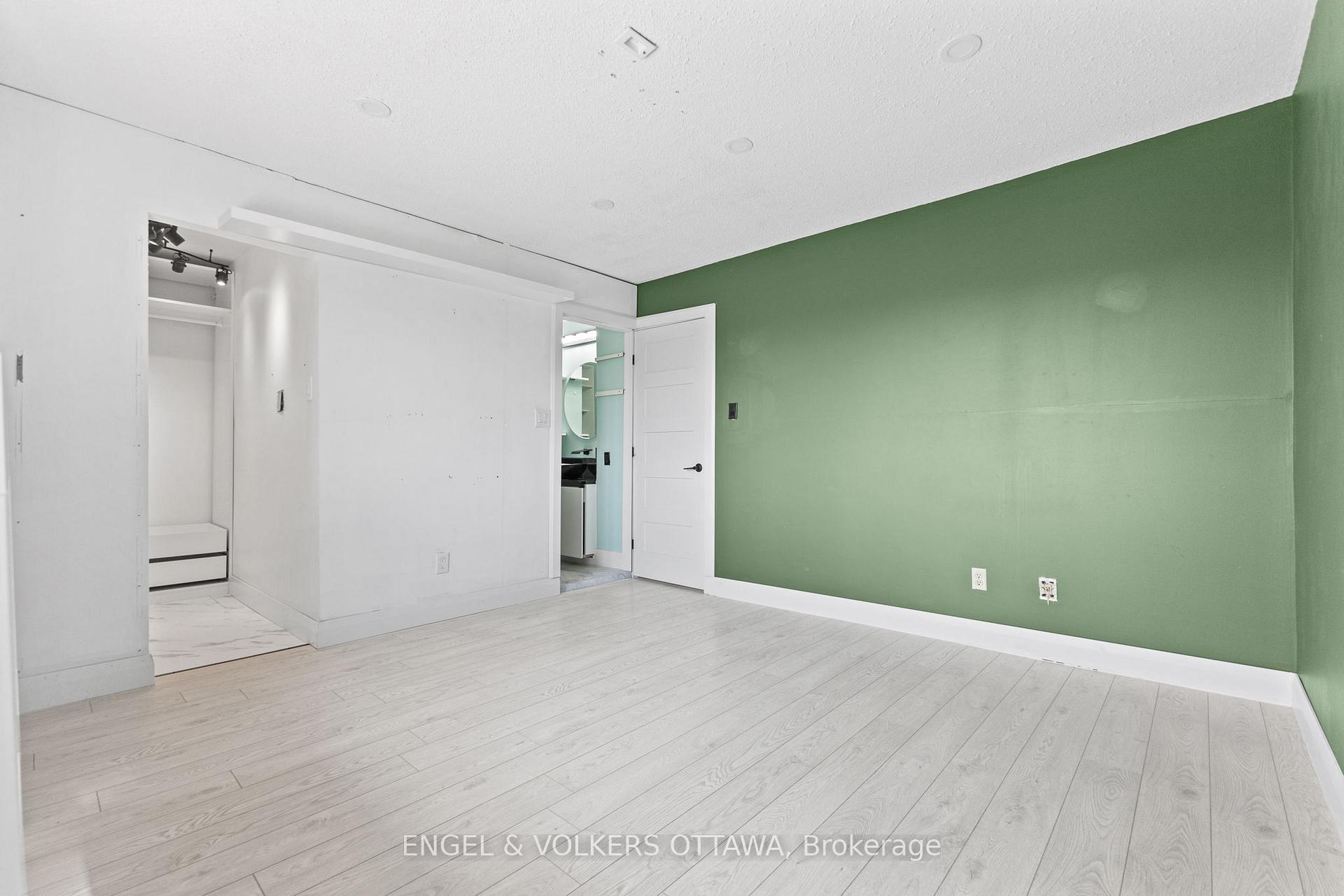 Photo 19 of Unit 3, 3205 Uplands Drive, Ottawa, Hunt Club Woods — HOMEH