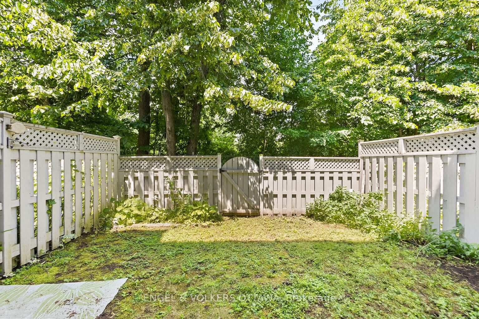 Photo 31 of Unit 3, 3205 Uplands Drive, Ottawa, Hunt Club Woods — HOMEH