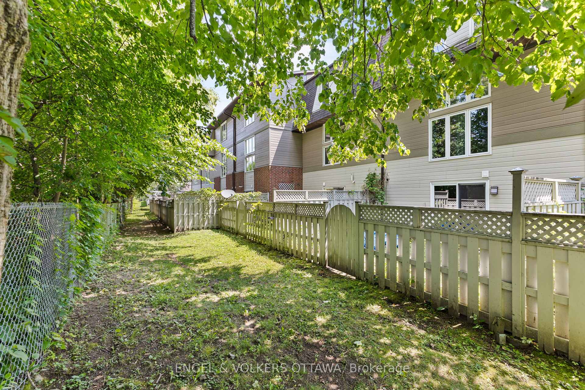 Photo 32 of Unit 3, 3205 Uplands Drive, Ottawa, Hunt Club Woods — HOMEH