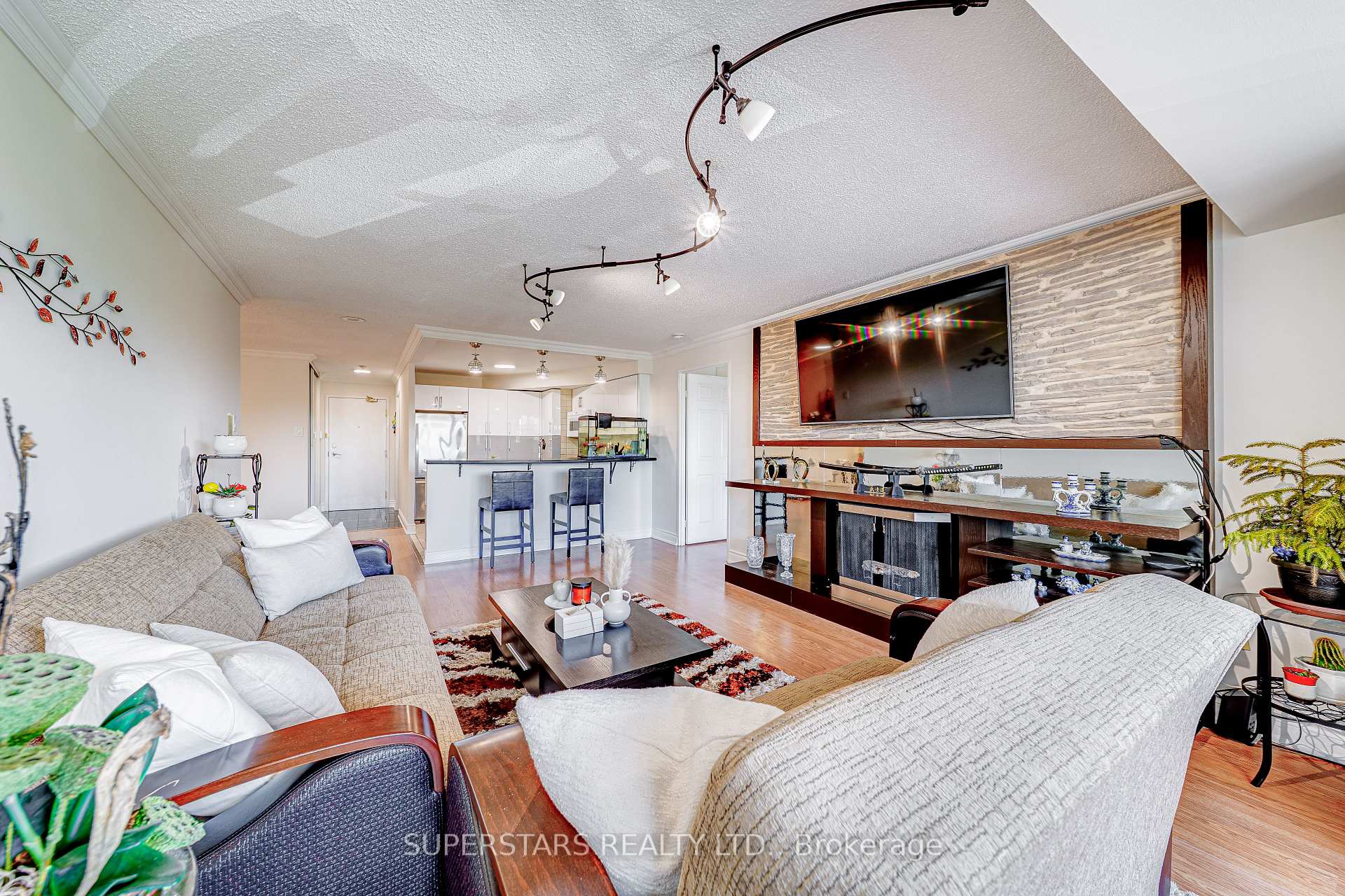 Photo 6 of Unit 512, 7300 Yonge Street, Vaughan, Crestwood-Springfarm-Yorkhill — HOMEH